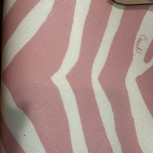 Small coach pink zebra purse - Picture 5 of 9